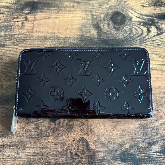 Louis Vuitton Monogram Vernis Zippy Wallet in Amarante M90416 - Picture 2 of 16